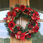 24" Red Amaryllis & Roses Christmas Wreath