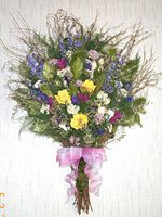 Salal & Rose Wall Bouquet