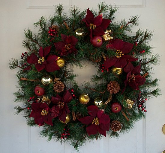24"Cinnamon and Apple Poinsettia Wreath