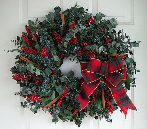 22"Holiday Cinnamon Berry Wreath