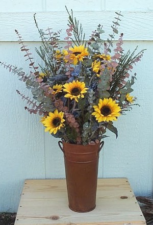 Christmas Flower Arrangements on Sunflower And Eucalyptus Bucket   Floral Arrangements