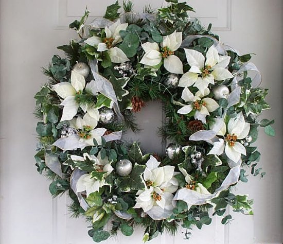 white_poinsettia_wreath.jpg