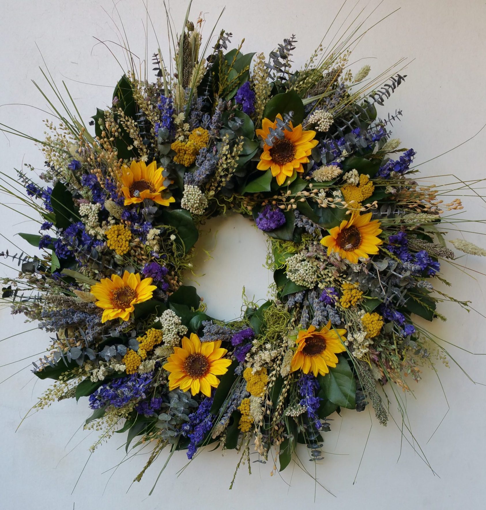 Dried Wildflowers and Grasses Vine Wreath (Cream) – Dried Floral Shop